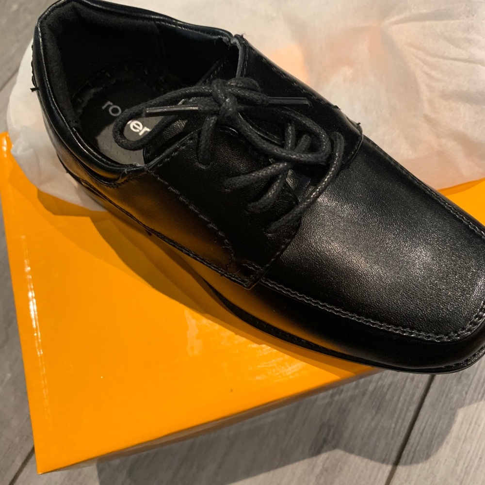 Boys dress shoes never worn